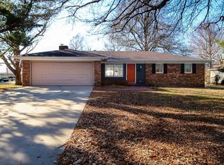 913 Davis Blvd, Sikeston, MO 63801