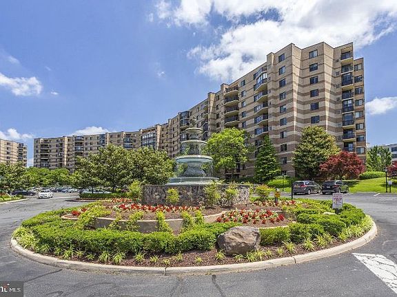 4th image of 8370 Greensboro Dr APT 823