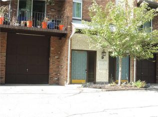 902 Mountainside Dr, Southfields, NY 10975