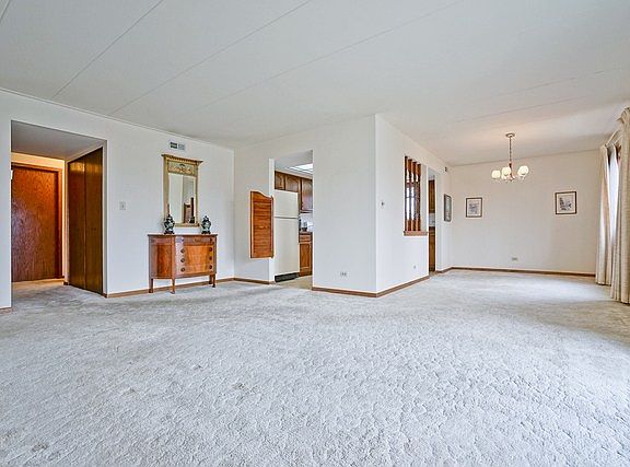 5th image of 9901 S Central Park Ave