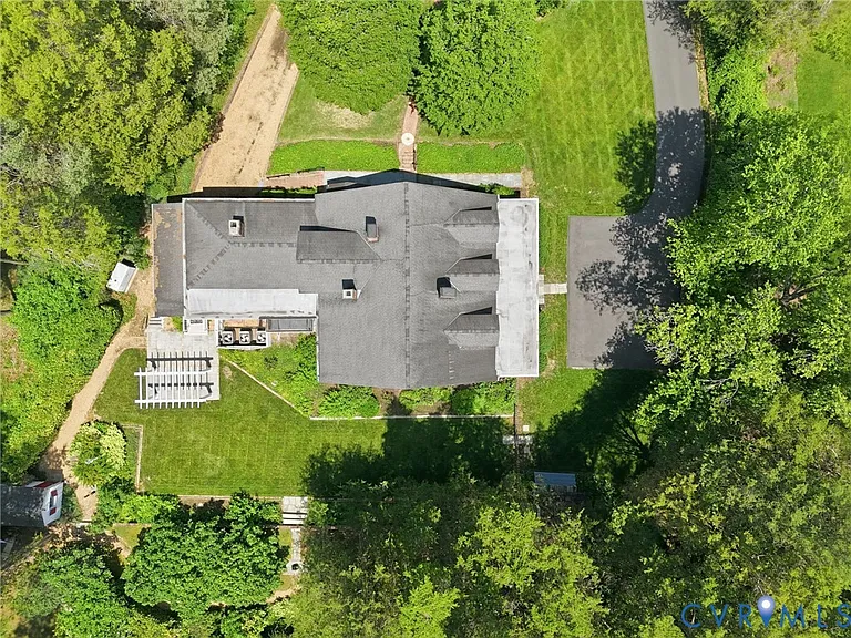 209 Ross Rd — Photo 5
