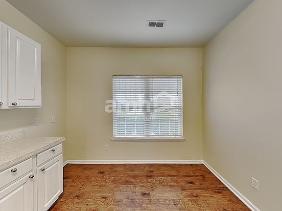 4th image of 11109 Aprilia Ln