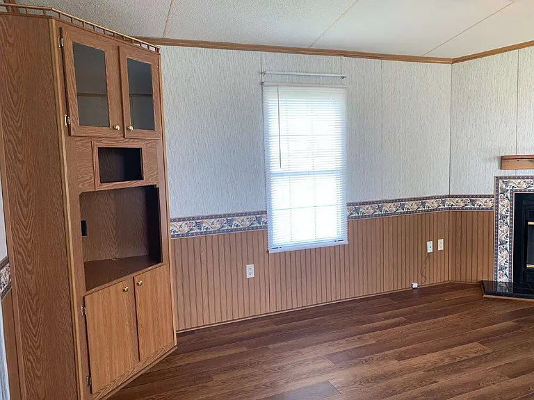 1286 Country Club Rd — Photo 5
