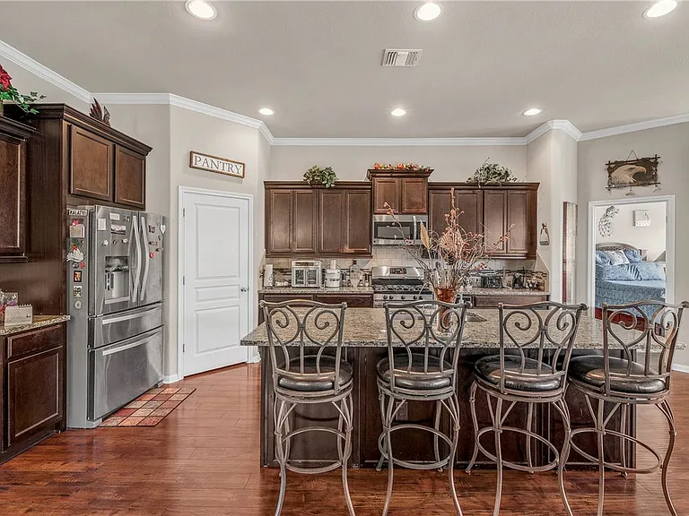 2527 Warkworth Ln — Photo 8