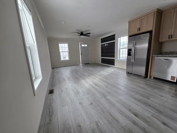 6 Front St #6F, Brunswick, ME 04011