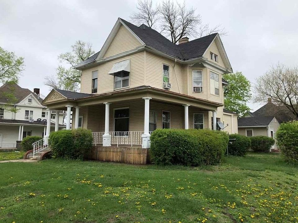2nd image of 1600 Nebraska St