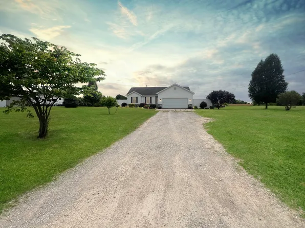 8056 Farrand Rd, Otisville, MI 48463