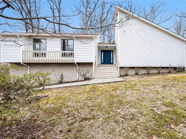 1711 Hanging Valley Ct, Kernersville, NC 27284