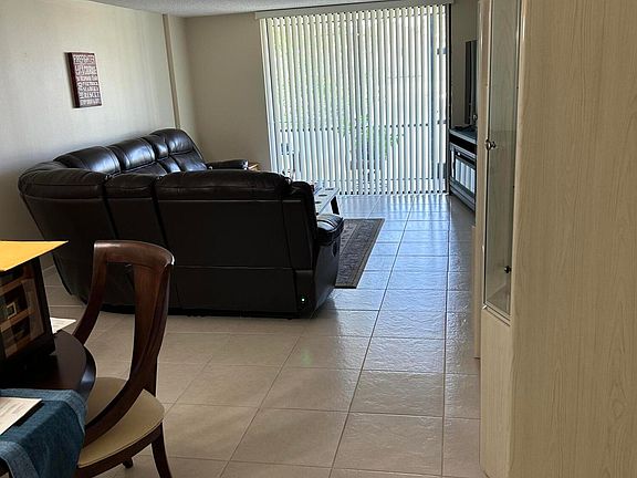3rd image of 4725 Lucerne Lakes Blvd Unit 115