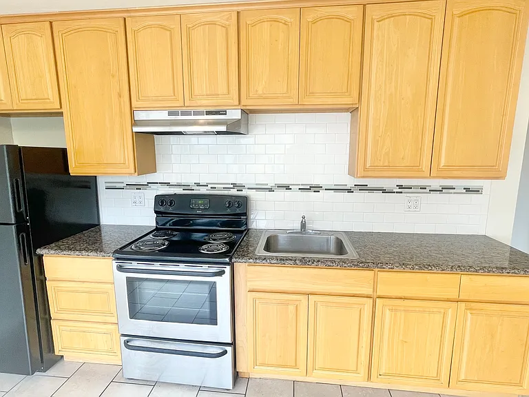 248 Anza St #101 — Photo 3