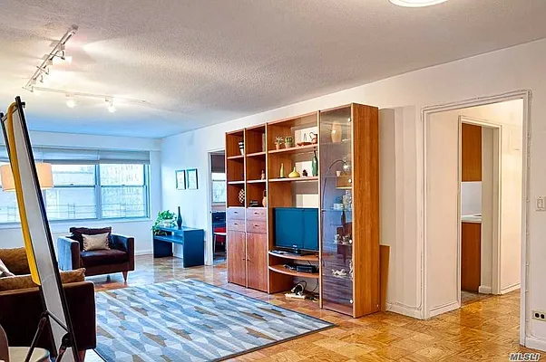 Sold by Charles Rutenberg Realty, Inc. | media 32