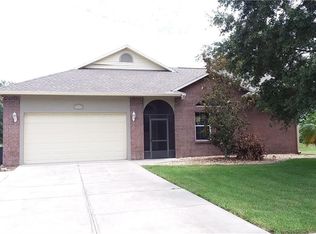 6107 Silver Oaks Dr, Zephyrhills, FL 33542