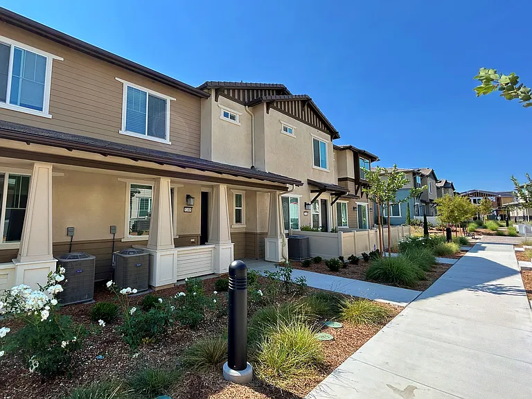32408 Tannat Dr — Photo 30