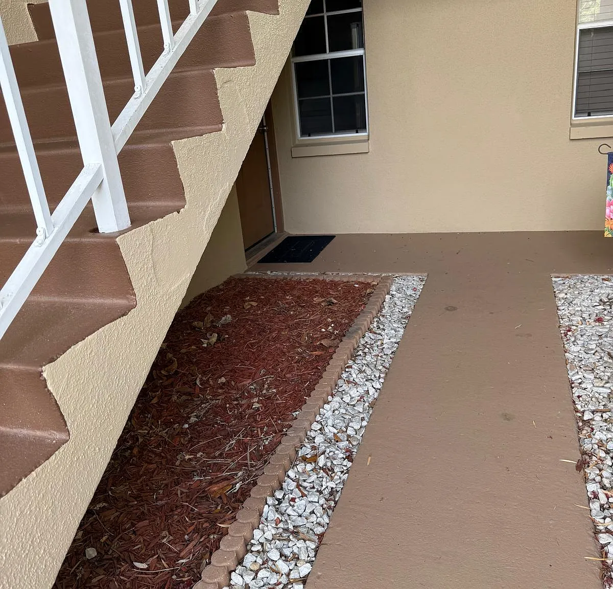 3 bed, 2.0 bath, 914 sqft, $1,600 — Photo 2