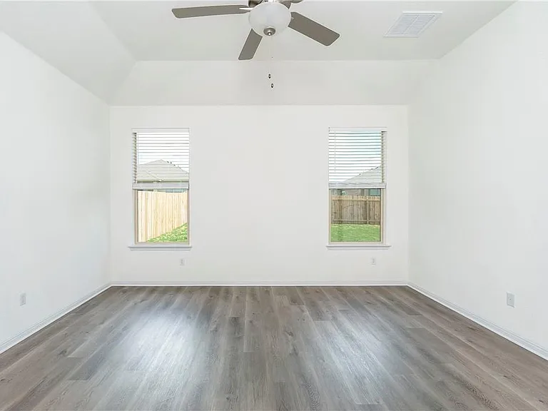 220 Tanda Ln — Photo 9
