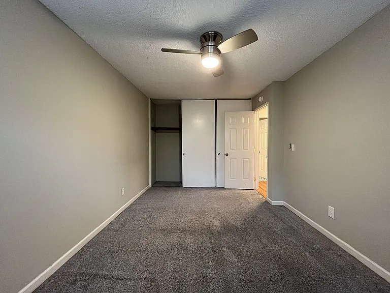 15827 NE Glisan St #5 — Photo 22
