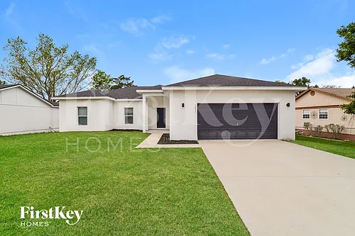 1050 E Lombardy Dr Photo 1