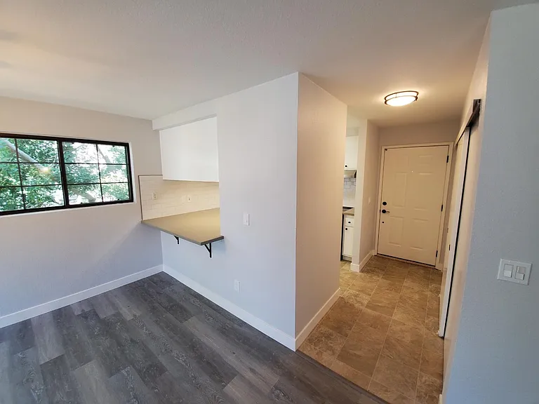 7441 Auburn Oaks Ct #B — Photo 11