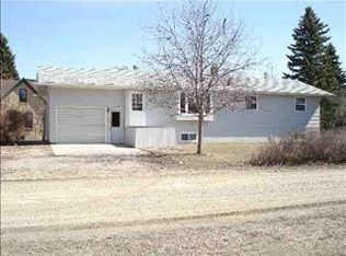 102 4th St S, Willow City, ND 58384