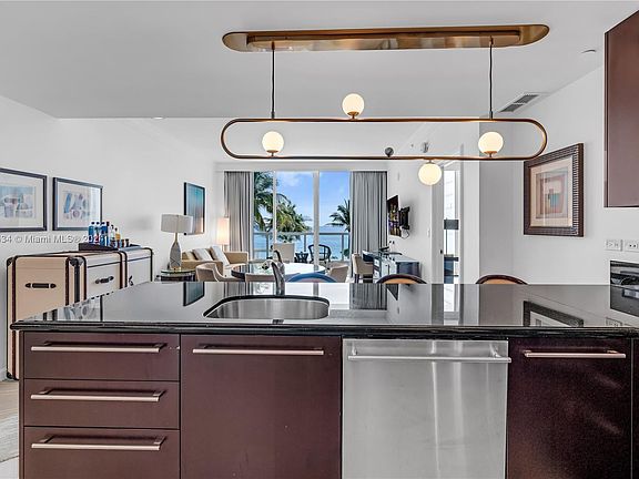 5th image of 4391 Collins Ave #722/723