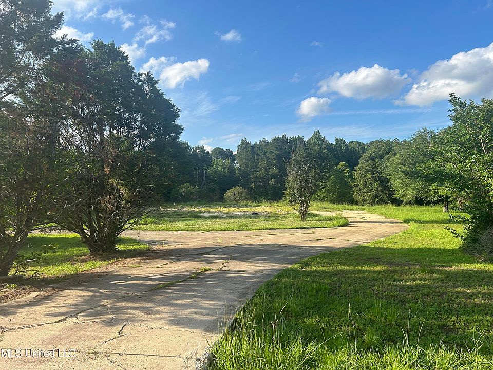 2nd image of 100 Dominion Pkwy #1