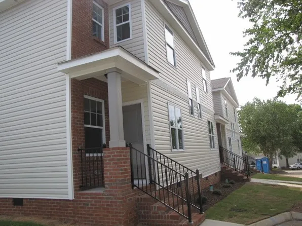 5 Huntress Dr, Greer, SC 29651