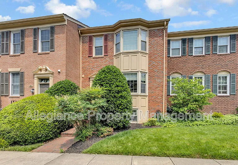 6861 Williamsburg Pond Ct — Photo 1