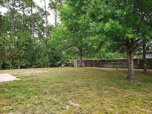 3rd image of 631 San Filippo Dr SE