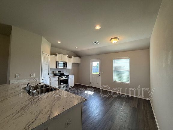 5th image of 16124 S 83rd East Ave