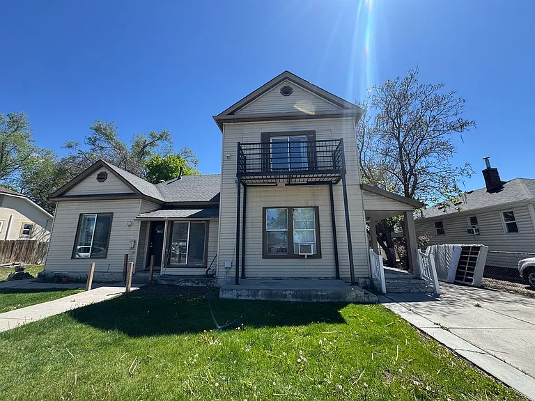 128 E Vidas Ave #B — Photo 1