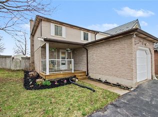 7 Wycliffe Pl, Kitchener, ON N2M 5J6