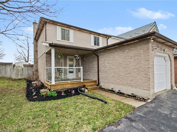 7 Wycliffe Pl, Kitchener, ON N2M 5J6