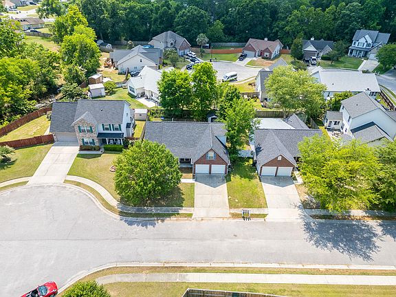 4th image of 106 Chelwood Dr