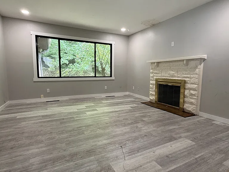 490 N Wilson Ave — Photo 9