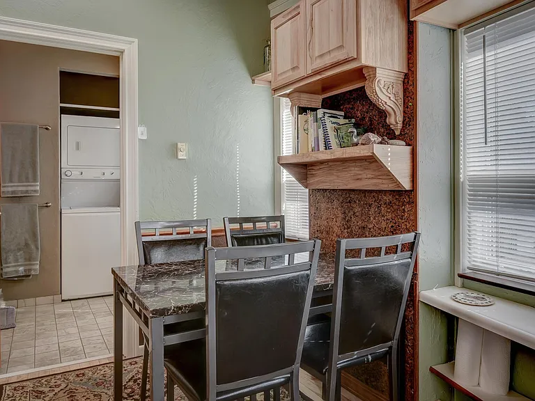 Kitchen dinning area.