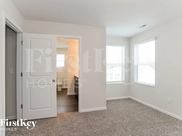 2058 Cypress Village Dr NW — Photo 11