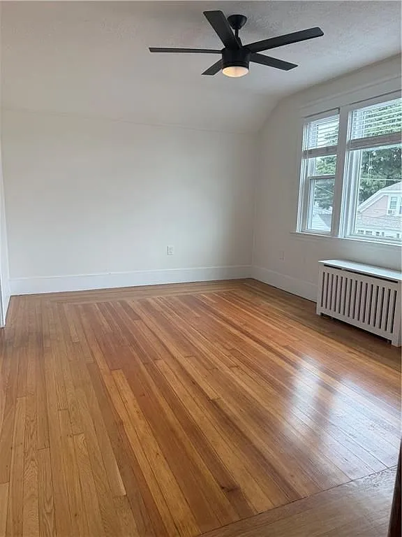2 bed, 1.0 bath, 1176 sqft, $1,900 — Photo 3