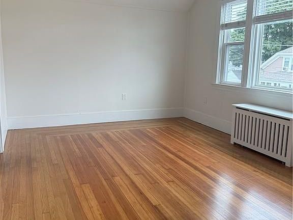 3rd image of 29 Alfred St