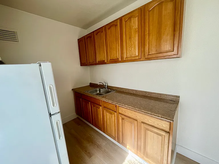 2517 Regent St #3 — Photo 7