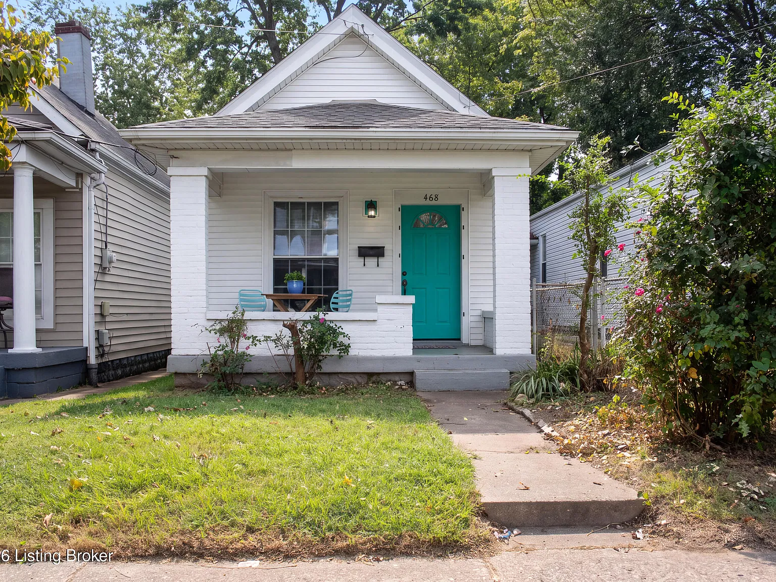 2 bed, 1.0 bath, 847 sqft, $1,200 — Photo 2