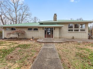 555 White Pine Dr, Centerville, TN 37033