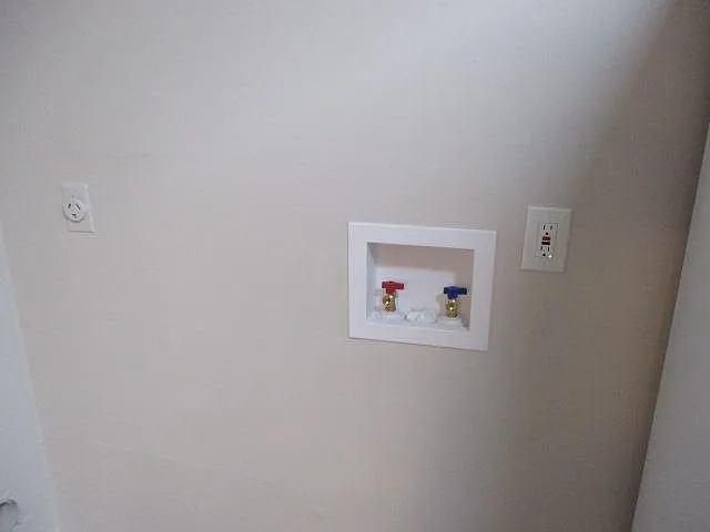 634 W 34th St #1 — Photo 15