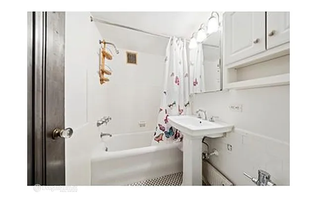 Rented by Douglas Elliman | media 19