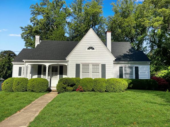 220 Catalpa Dr, Chatham, VA 24531