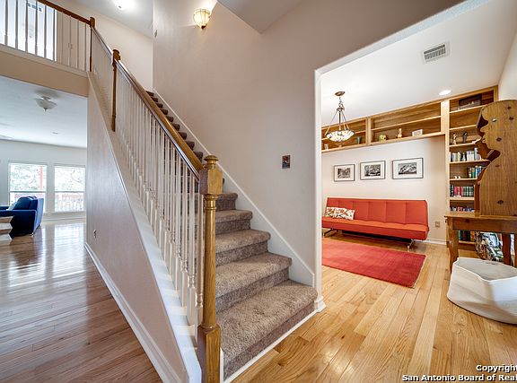 2nd image of 125 Lake View Dr