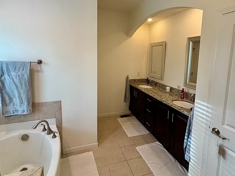 5319 Cambridgeshire Loop — Photo 15