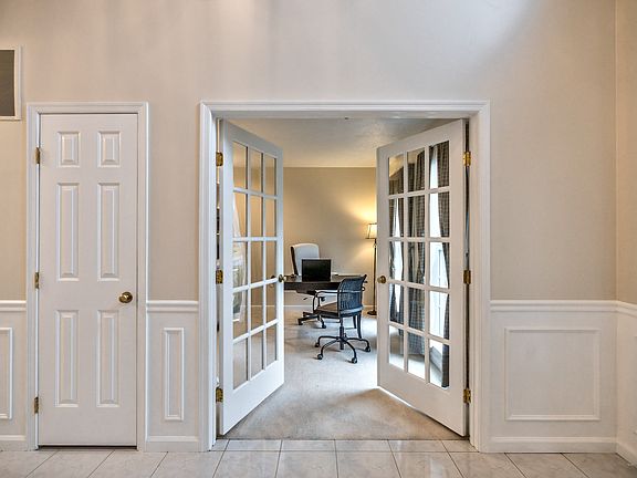 3rd image of 133 Aberdeen Dr