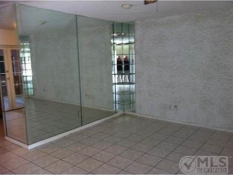 4th image of 1801 SW California Blvd