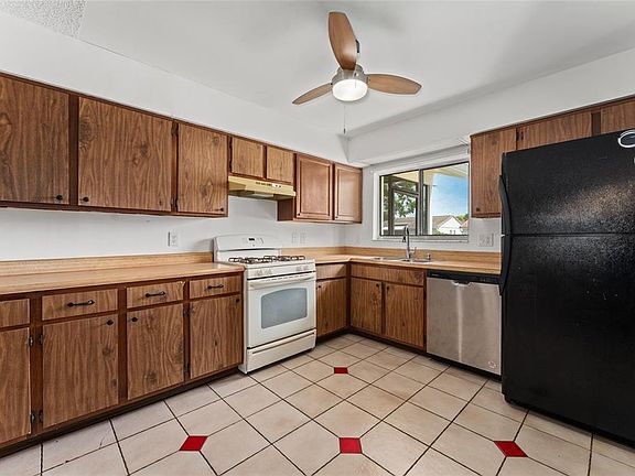 5th image of 10823 William And Mary Ct