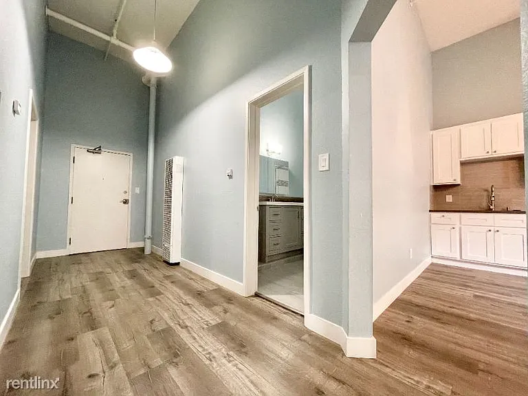 371 12th St #7 — Photo 5